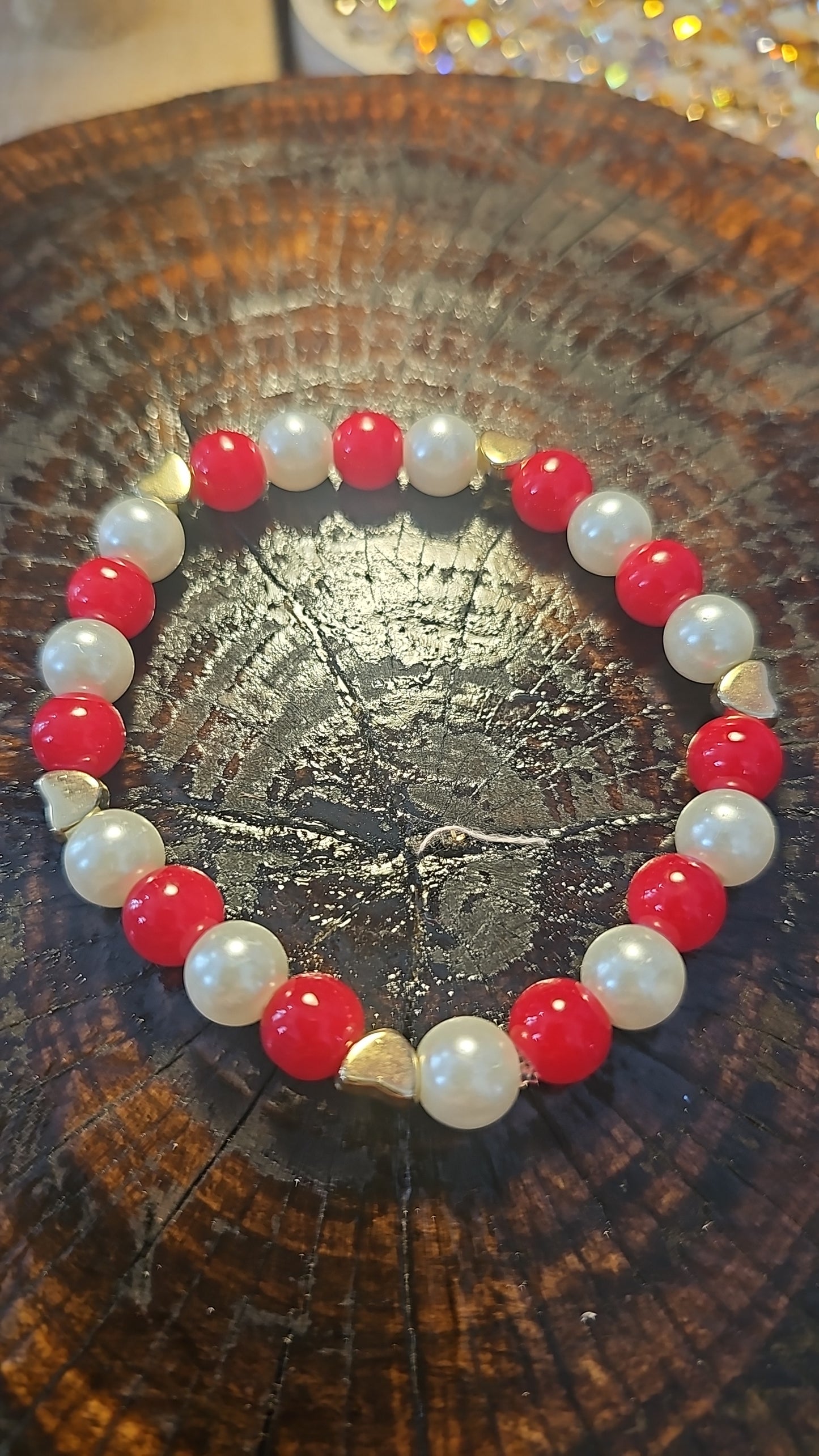 Pulsera Roja y Blanca Con Corazón
