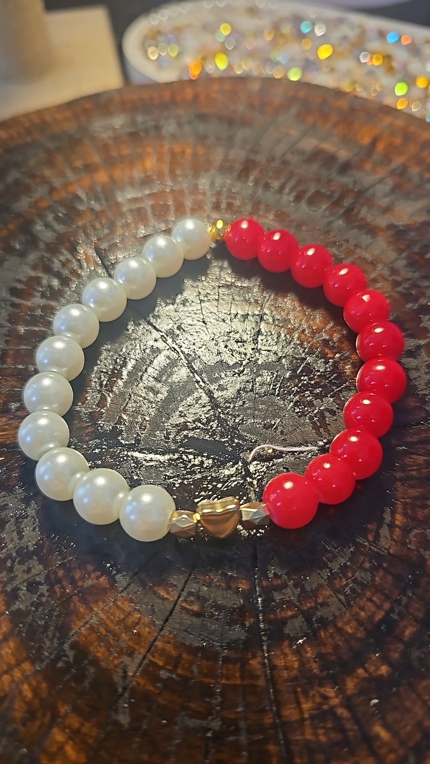 Pulsera Mitad Roja y Mitad Blanca