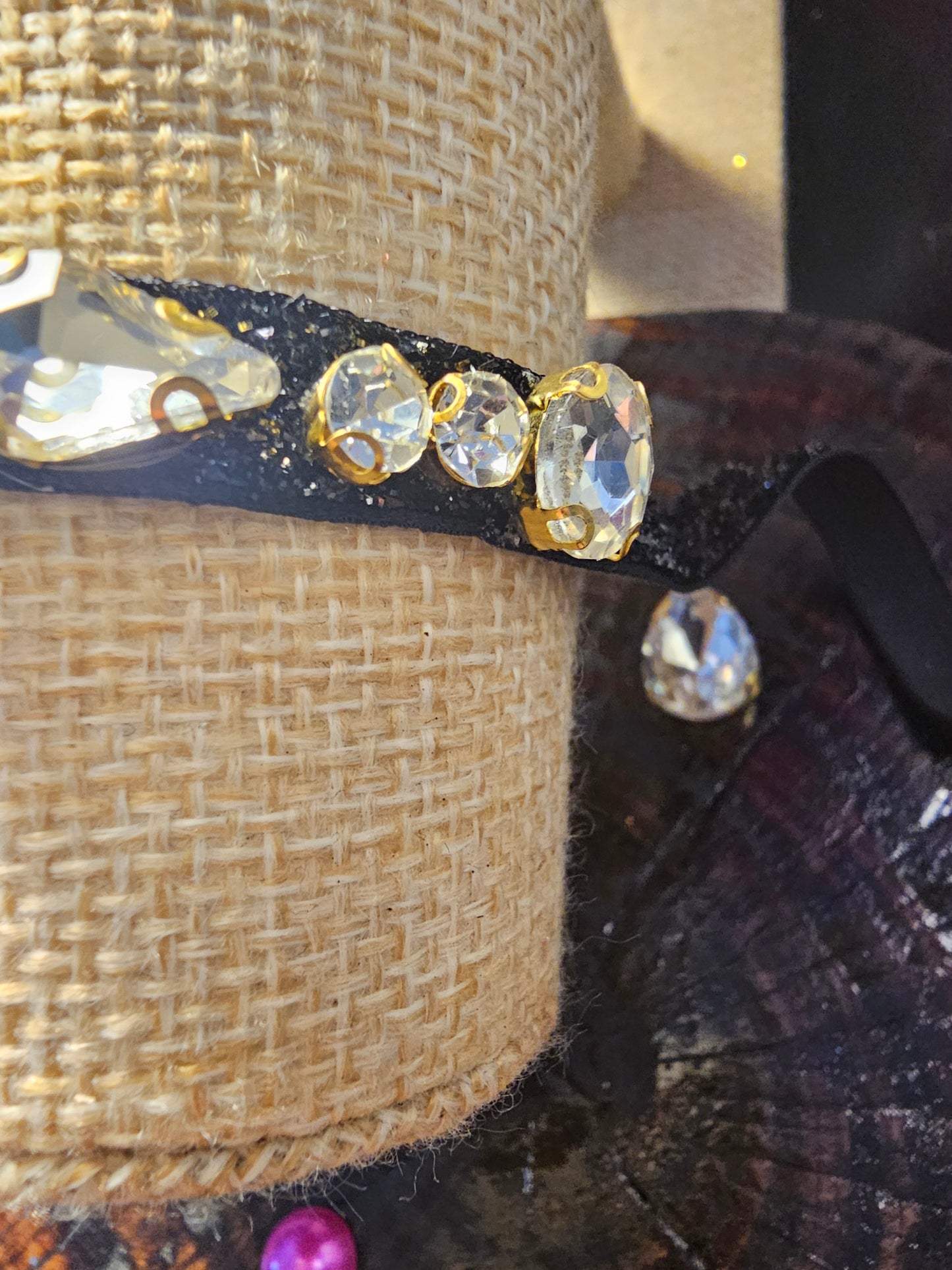 Brazalete Cinta en Piedras Doradas
